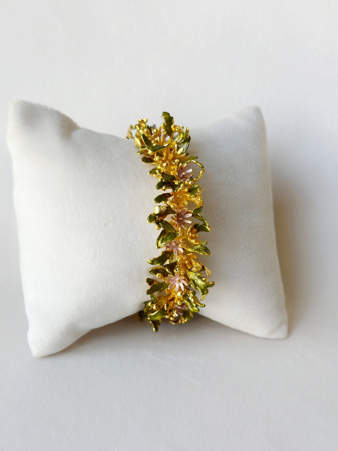 Blooming haathphool with pearls – Pastel Garden4