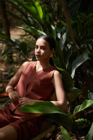 Crater Earrings Gold03