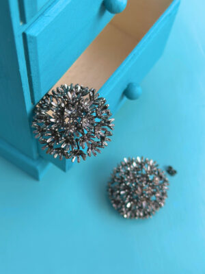 Springtime Sunshine Studs Black-05