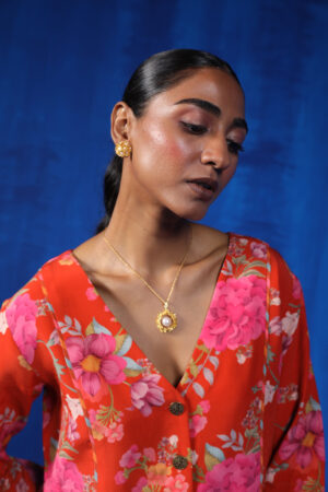 Sunshine Mini Pearl Studs – Gold2