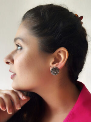 Sunshine mini studs Black-01