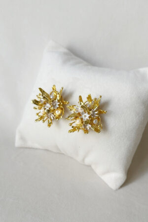 Wild Flower Bouquet Studs Snowy White